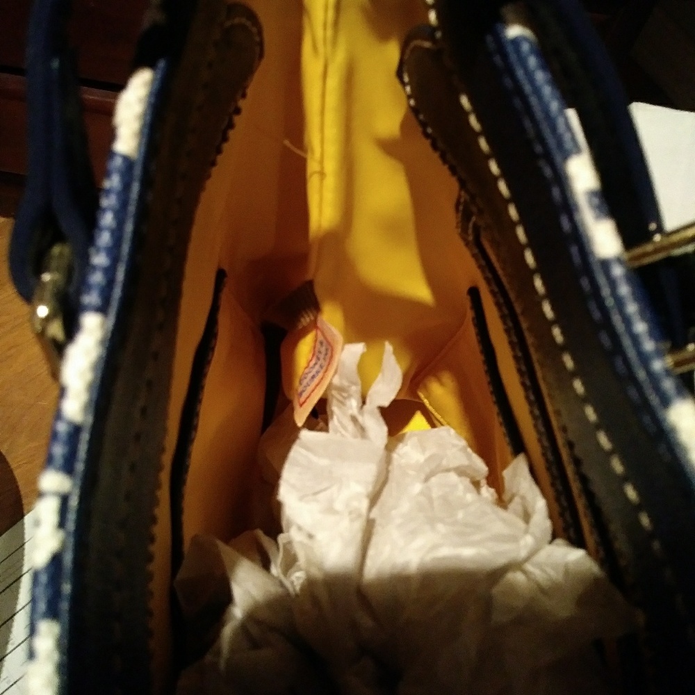 Coach - Picture 3 of 3